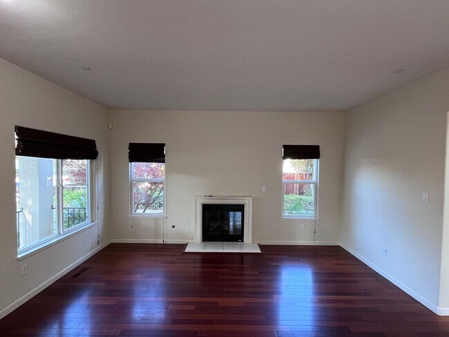 Foto del edificio - 4 bed/3 bath Ponderosa Park Home in Sunnyvale for Rent  (COMING SOON)