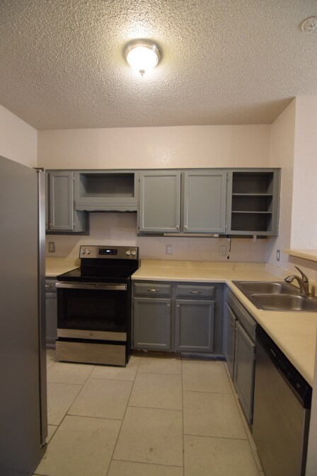 Building Photo - 4408 Shawn Dr