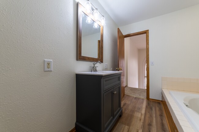 Foto del edificio - 107 N 1st St