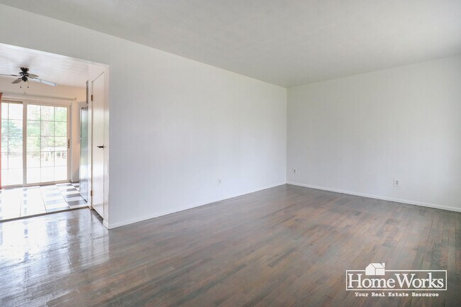 Foto del edificio - 1234 N Twyckenham Dr