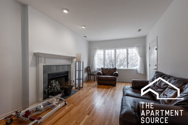 Foto del edificio - 2901 N Hoyne Ave