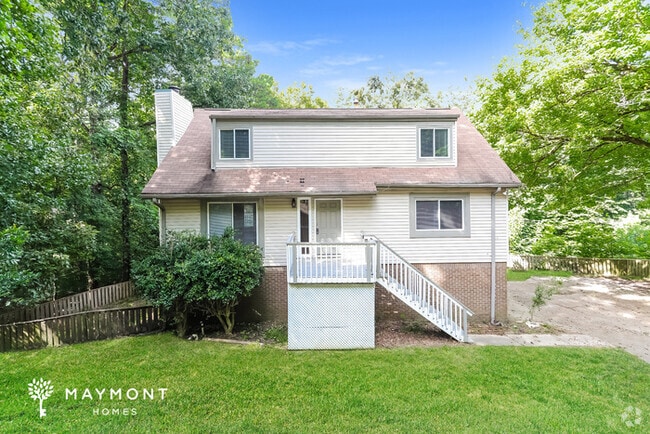 Building Photo - 2420 Burgundy Dr