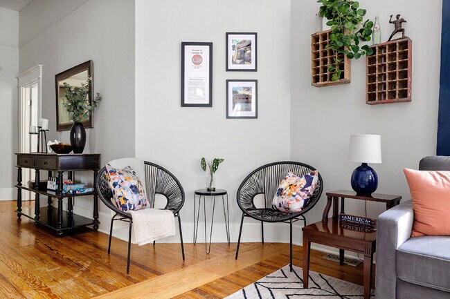 Building Photo - The Laurens Cottage | University Hill