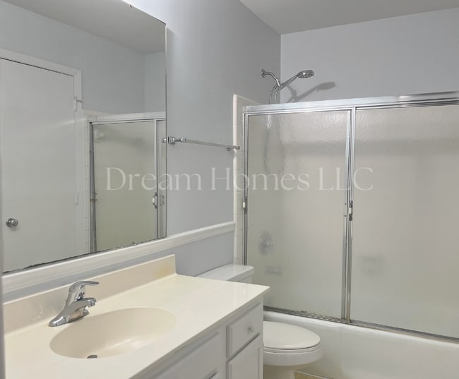 Building Photo - 9924 Ridgemore Dr