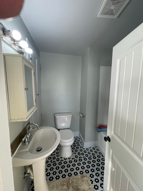 Building Photo - 124 N Pearl Ave