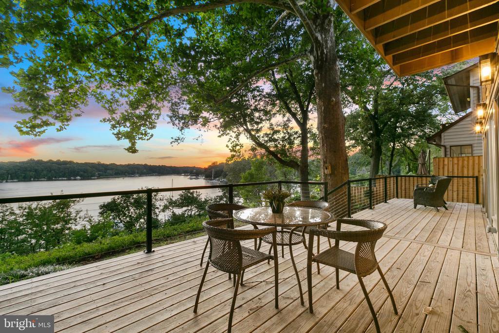 Foto principal - 74 Riverside Dr