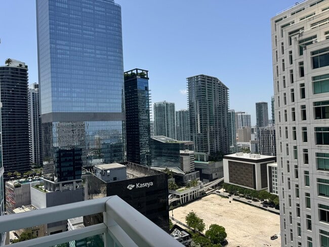 Foto del edificio - 950 Brickell Bay Dr