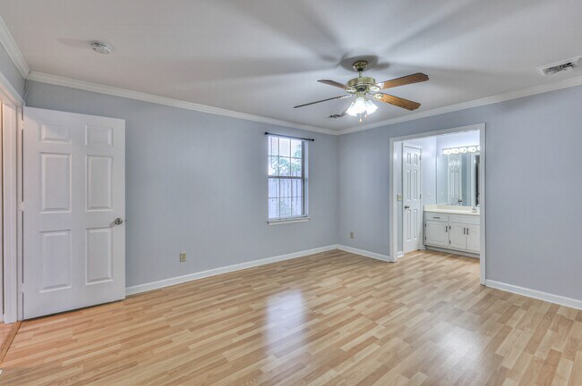 Foto del edificio - 621 Brentwood Pointe