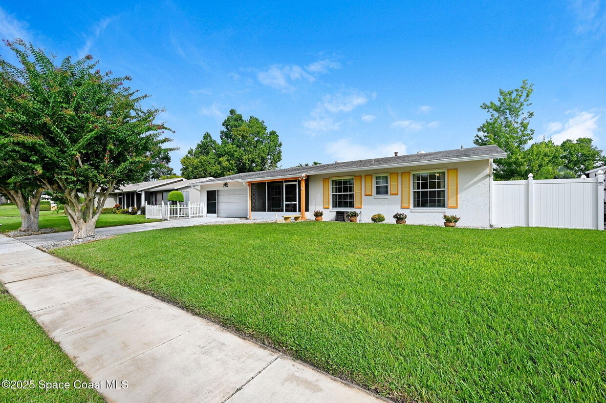 Foto principal - 1160 La Brea Ave