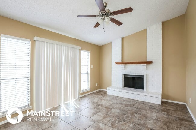 Building Photo - 1508 Bandera Dr