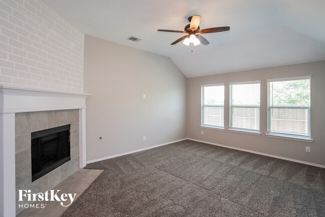 Building Photo - 6320 Red Cliff Dr