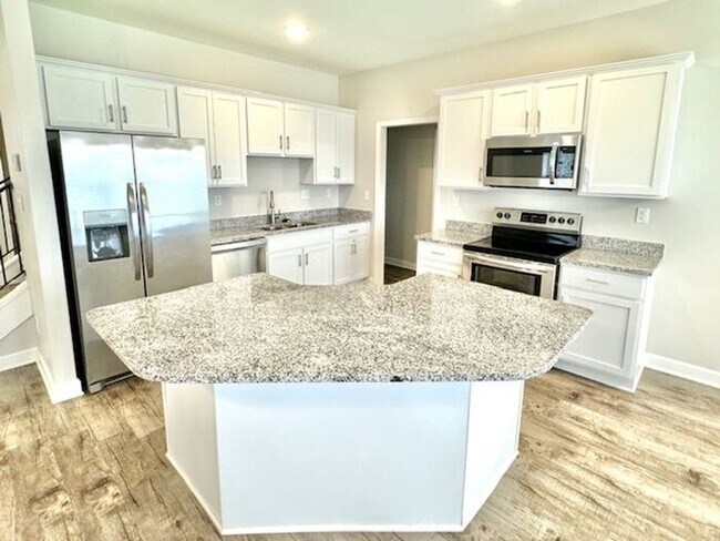 Building Photo - Great 4 BR home in Walls, MS now available