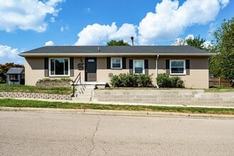 Building Photo - 1701 Briedweng Ave