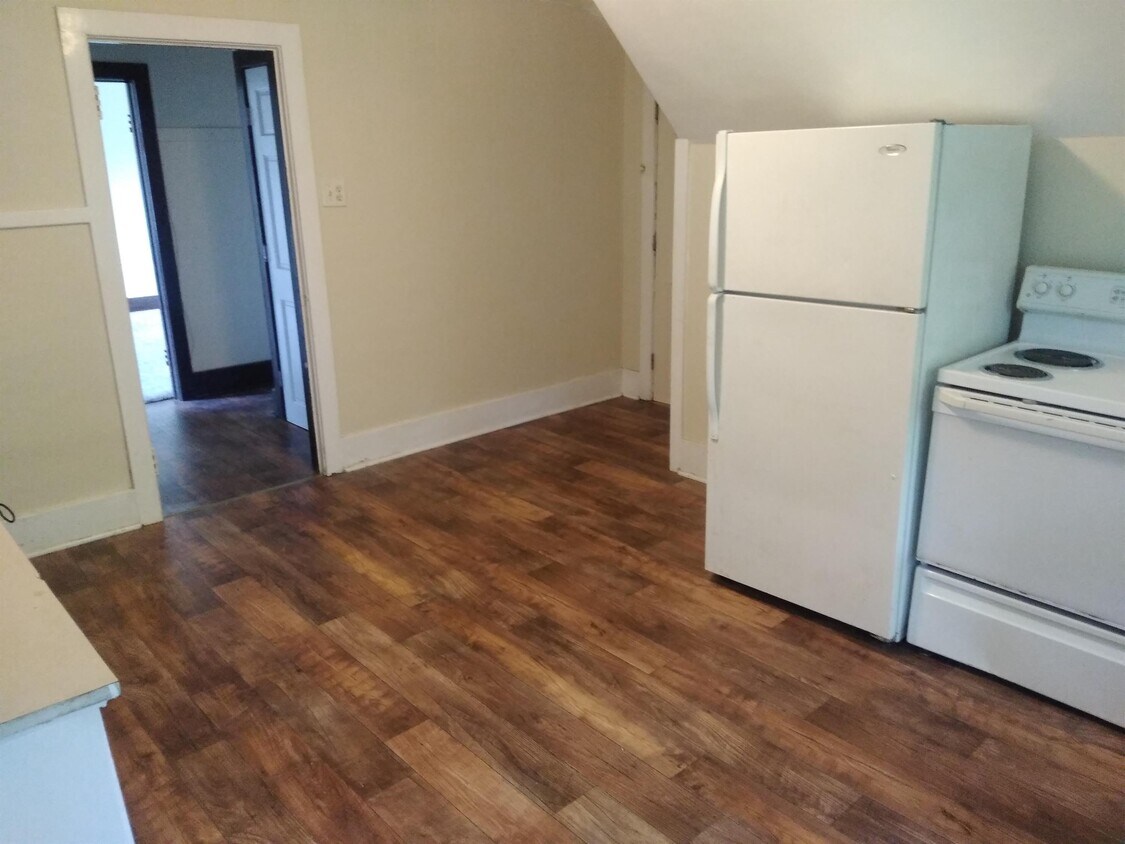 Primary Photo - 1621 Erie Ave
