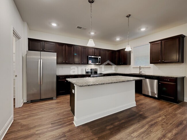 Foto del edificio - 605 Lk Vis Ct