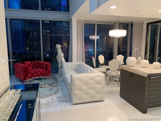 Building Photo - 200 S Biscayne Blvd