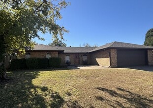 Building Photo - 7816 NW Baldwin Ave