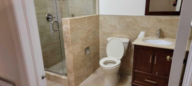 Foto del edificio - 6702 Via Regina