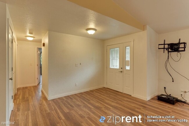 Building Photo - 3 br, 3 bath House - 234 West Jensen Stree...