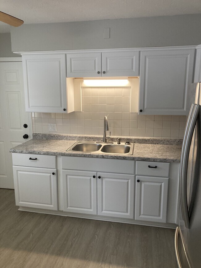 Building Photo - Arnold Duplex