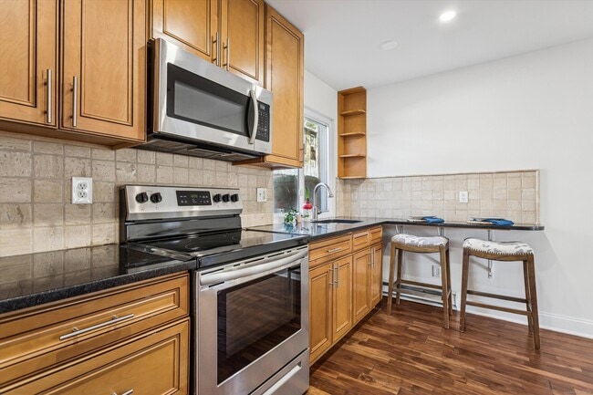 Building Photo - 61 Rock Spring Rd