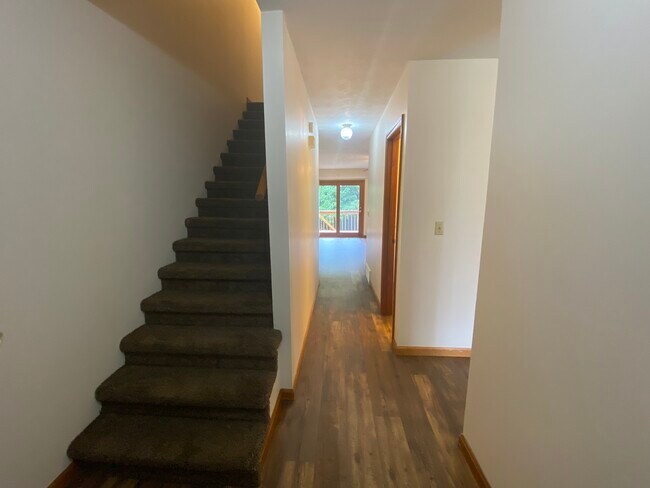 Foto del edificio - 6302 Rosalind Rd
