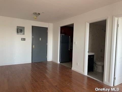 Foto del edificio - 70-26 Queens Blvd