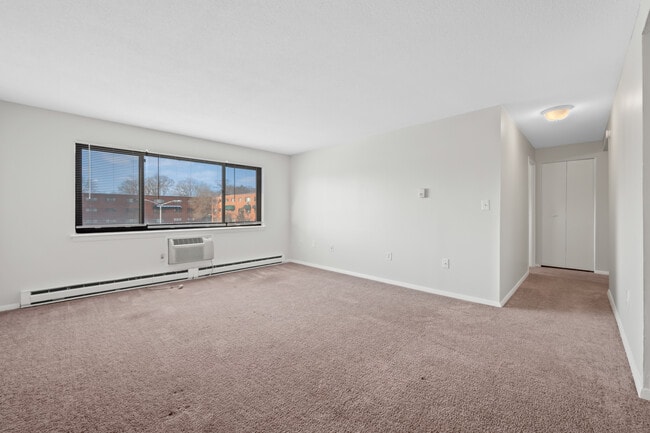 Building Photo - 29 Olcott St