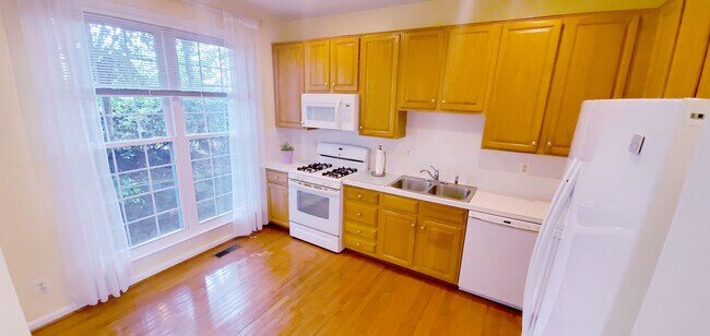 Cozy kitchen, filled with light! - 6037 Riddle Walk
