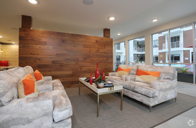 Interior Photo - Haus 2828