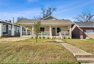 Building Photo - 3028 College Ave