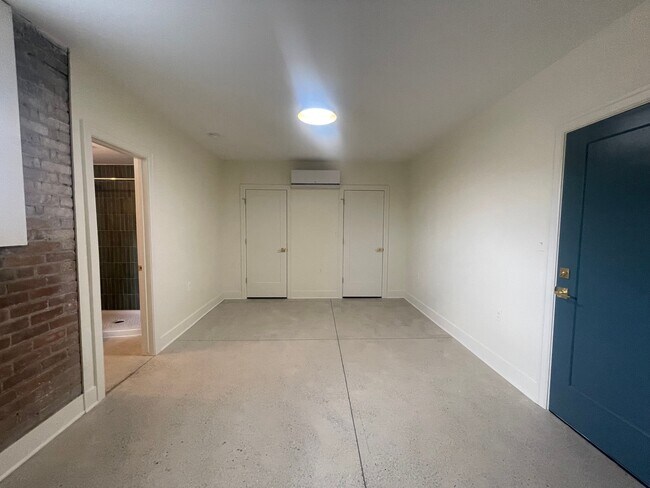 Foto del edificio - 6465 Sterling St