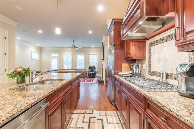 Foto del edificio - 3126 Chestnut Woods Dr