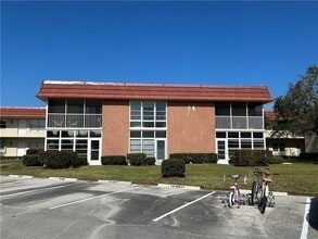 Building Photo - 74 Royal Oak Ct