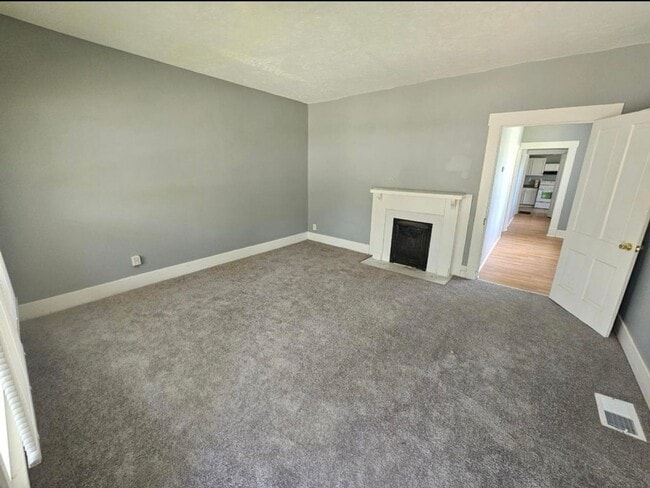 Building Photo - Updated 3BR house in West Louisville-Secti...