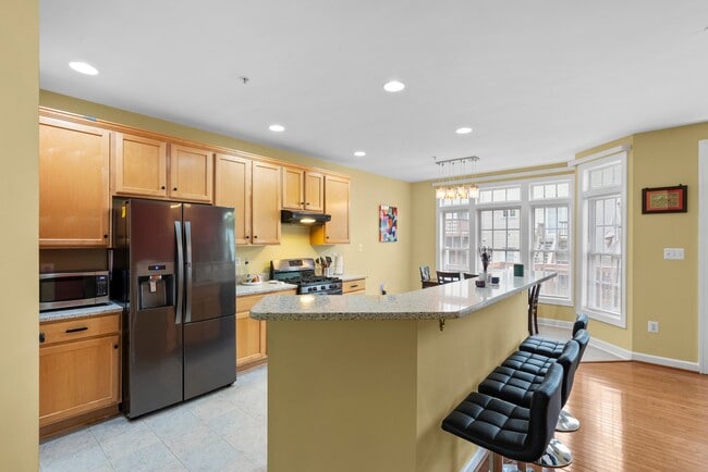 Kitchen (Main Level) - 5 Chatterly Ct