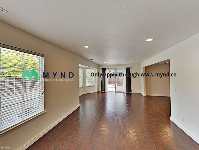 Foto del edificio - 4 br, 2 bath Apartment - 2719 Lucena Dr