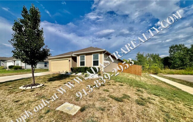 Foto del edificio - Like New Ranch in Spring Hill-Available in...