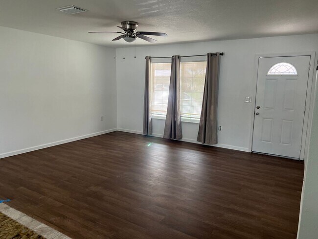 Building Photo - 3 br, 2 bath House - 4640 Maraldo Ave