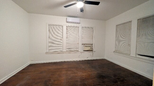 Photo - 404 Club Dr Apartment