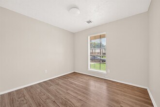 Building Photo - 9903 Kent Towne Ln