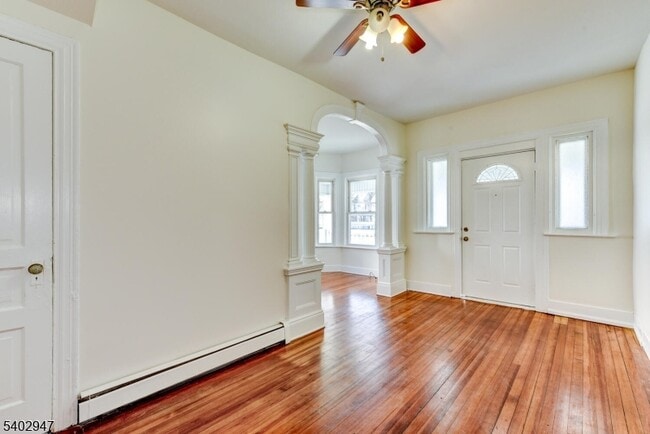 Foto del edificio - 946 W 7th St