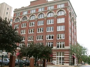 Building Photo - 1101 Lucas Ave