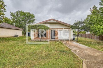 Building Photo - 806 Prairie Creek Dr