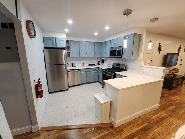 Foto del edificio - 957 E 78th St