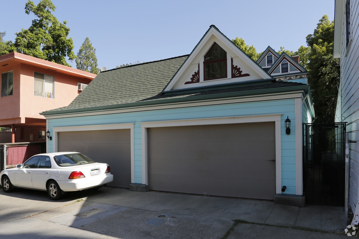 Building Photo - 2320 H St