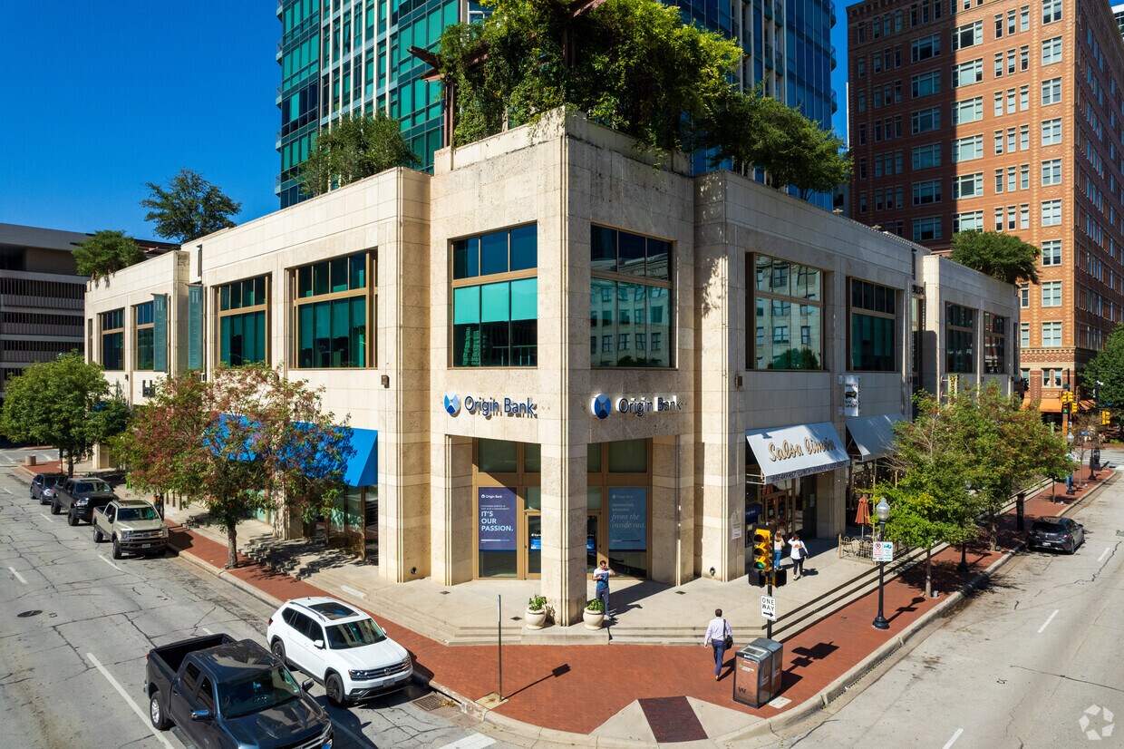 The Tower 500 Throckmorton St Fort Worth, TX Apartments for Rent in Fort Worth