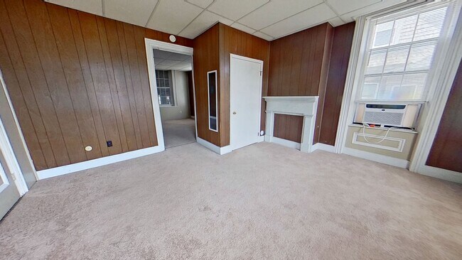 Building Photo - Charming Second-Floor Living