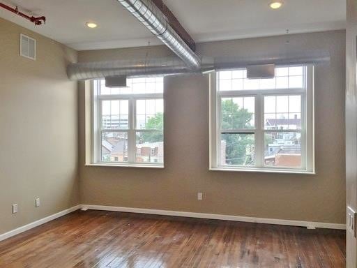 Building Photo - 144 N 7th St