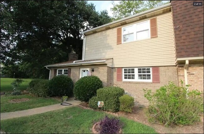 Foto del edificio - 119 Hampstead Ct